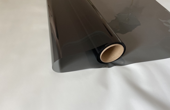 DCarbon 3045 черная пленка 30% (крашенный полиэстер + углерод) - 20 погонных метров